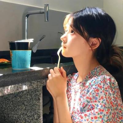裸女行尸